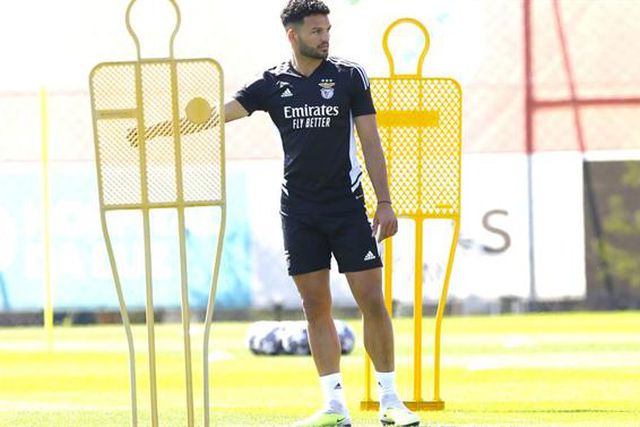 «Risco de cartão amarelo? Se calhar são eles que vão levar...»