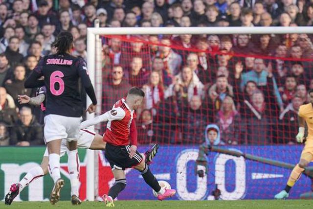 Romanos perdem na banheira