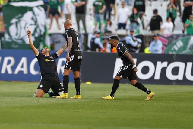 Felippe Cardoso entrou, fez o empate para o Casa Pia e foi expulso (vídeos)