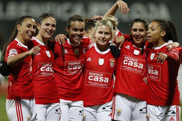 Benfica goleia Ouriense e fica a um ponto do título