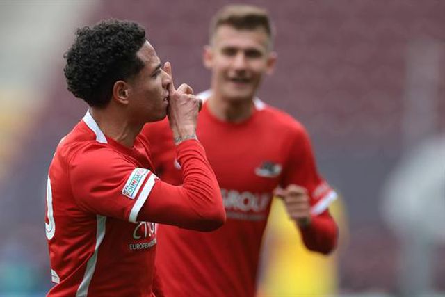 Dois golos em seis minutos e AZ Alkmaar vira o resultado frente ao Sporting (vídeos)