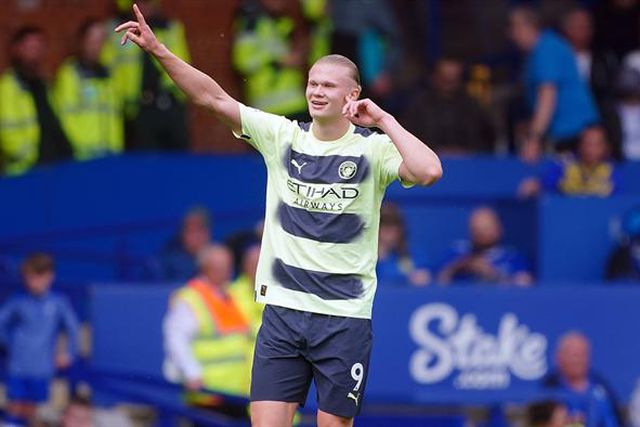 Adeptos do Everton 'picam' Liverpool com prémio para... Haaland