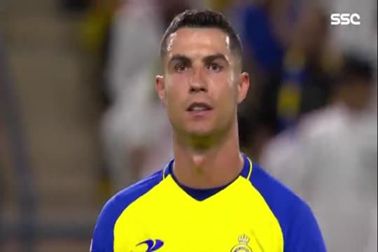 Irritado, Ronaldo pediu para… regarem a relva