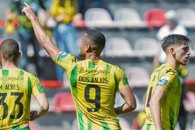 Tondela regressa às vitórias e afunda Trofense