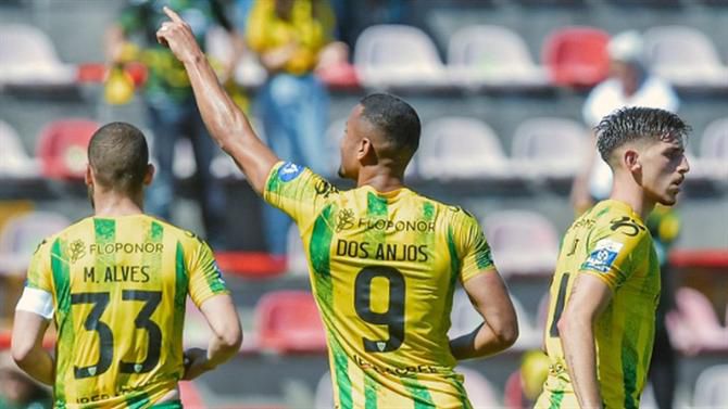 Tondela regressa às vitórias e afunda Trofense