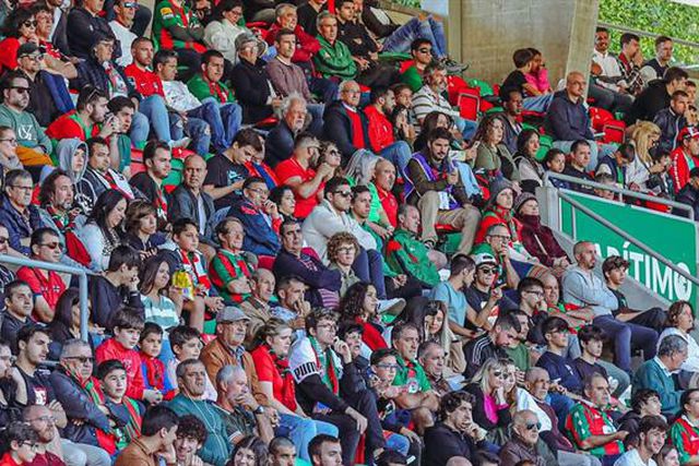 Comunicado: críticas aos adeptos do Benfica e à PSP