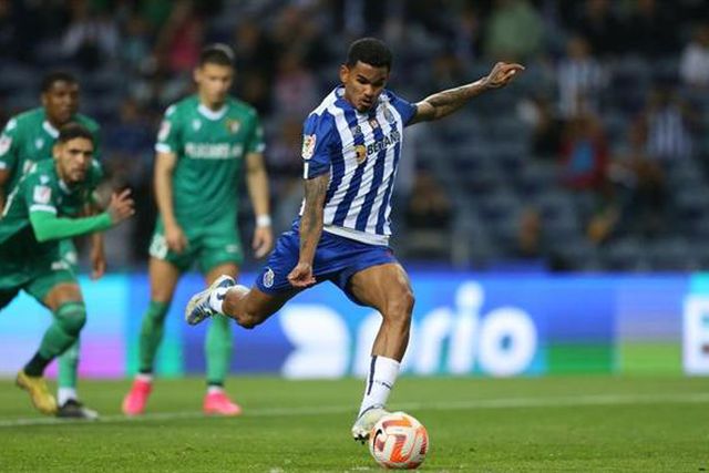 O golo que colocou o Famalicão em vantagem e o empate dos dragões de penálti (vídeos)