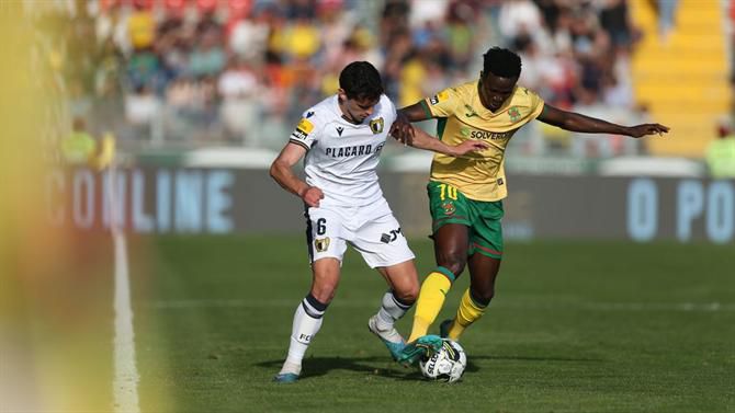 Famalicão vence com festival de Iván Jaime e complica vida ao Paços de Ferreira (veja o resumo)