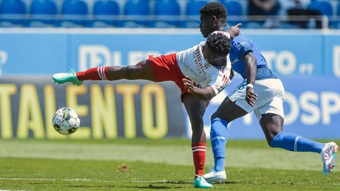 Benfica B vence Feirense e garante permanência