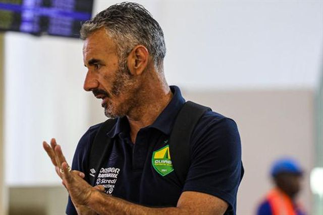 Confusão junto ao balneário: Ivo Vieira enfrenta cordão policial (vídeo)