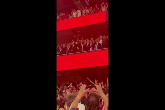 Rui Costa a cantar e a festejar como um adepto após a vitória sobre o SC Braga
