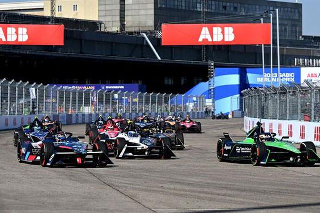 Fórmula E em Berlim: Félix da Costa recupera cinco lugares e é quinto