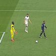 Digno dos apanhados: a ‘ratice’ de Mbappé para o golo do PSG (vídeo)