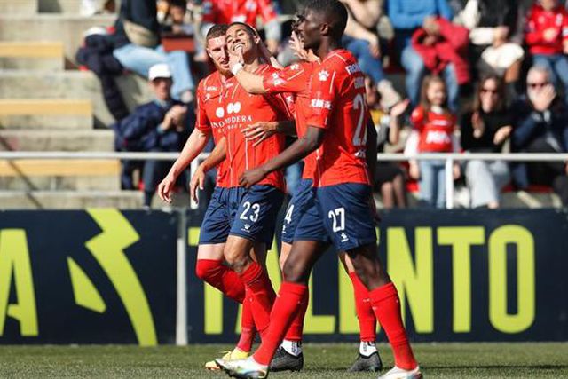 Oliveirense vence Torreense e garante manutenção: 'hat trick' de Michel Lima (veja os golos)