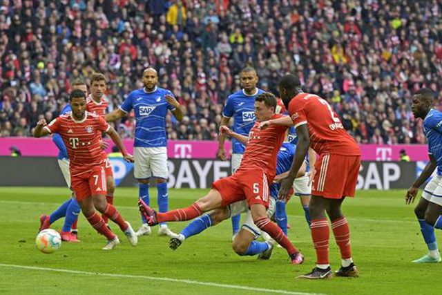 Bayern volta a desiludir e Dortmund deixa fugir vitória aos 90+7’ (a jogar com mais um!)