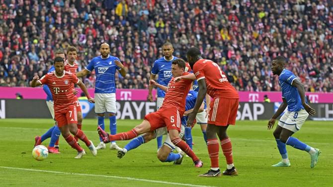 Bayern volta a desiludir e Dortmund deixa fugir vitória aos 90+7’ (a jogar com mais um!)