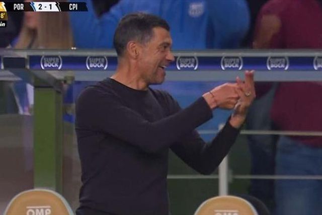 Caos no fim do jogo no Dragão: Sérgio Conceição fez gesto de pagamento e lançou a confusão (vídeo)