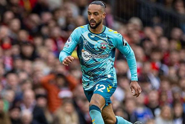 Assistências fantástica de Alcaraz para golo de Walcott (vídeo)