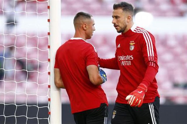 Entrevista A BOLA: «Vlachodimos tem um nível muito alto, baliza está bem entregue» 