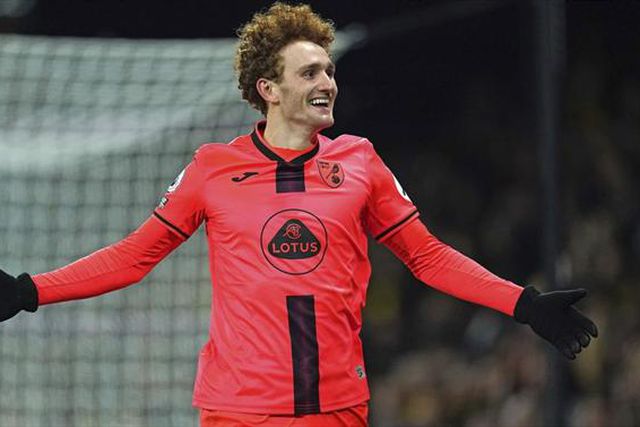 O mês louco de Josh Sargent: estreia com dois golos e um bebé (vídeos)