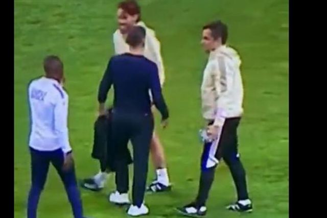 O que quis Conceição fazer ao adjunto do Benfica com este gesto? (vídeo)