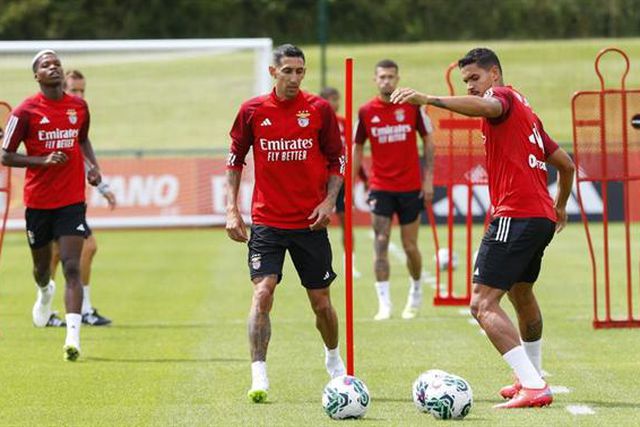 Benfica, FC Porto e Sporting dominam A BOLA DE SÁBADO (22.00 h)