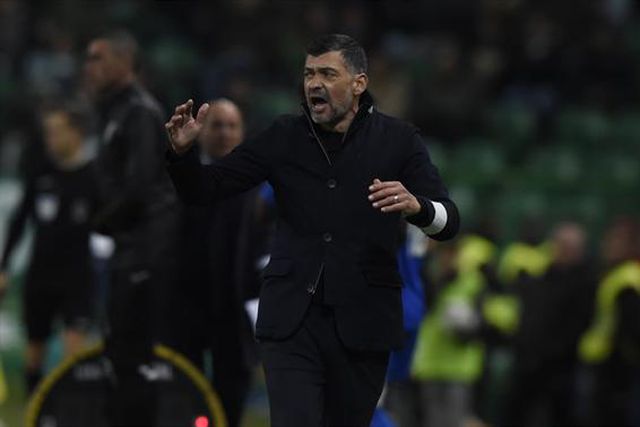 Sérgio Conceição: o «jovem de muita qualidade» do Sporting e os «parabéns a quem não veio armado com o amarelo»