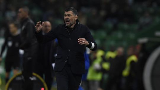 Sérgio Conceição: o «jovem de muita qualidade» do Sporting e os «parabéns a quem não veio armado com o amarelo»