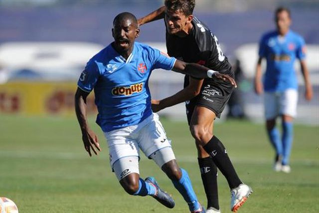 Oficial: Médio defensivo com 98 jogos na Liga 2 continua no Restelo