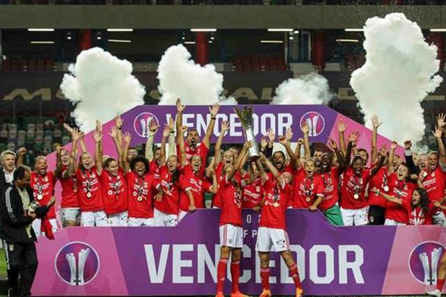 Benfica-SC Braga e Famalicão-Sporting nas 'meias' da Supertaça