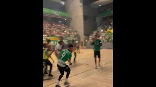 Festa do título leonino continuou no pavilhão João Rocha