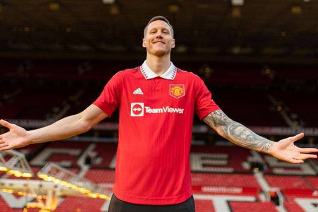 Weghorst debaixo de fogo após gesto polémico em Anfield (vídeo)