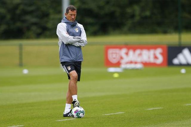 O primeiro treino das águias no St. George's Park (fotogaleria)