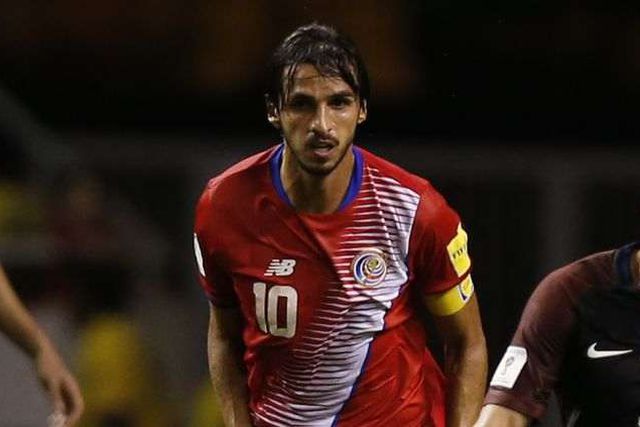14 anos depois, Bryan Ruiz regressou ao futebol costa-riquenho