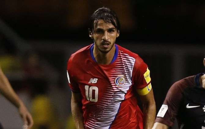 14 anos depois, Bryan Ruiz regressou ao futebol costa-riquenho