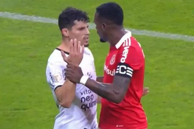 Rafael Ramos suspenso quase 10 meses após alegado insulto racista