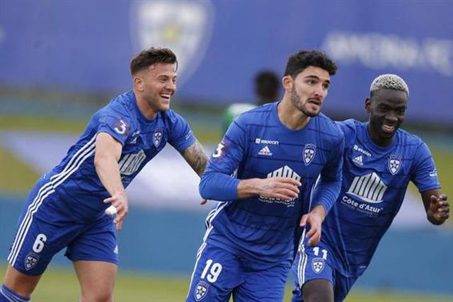 Amora: João Oliveira assina em definitivo