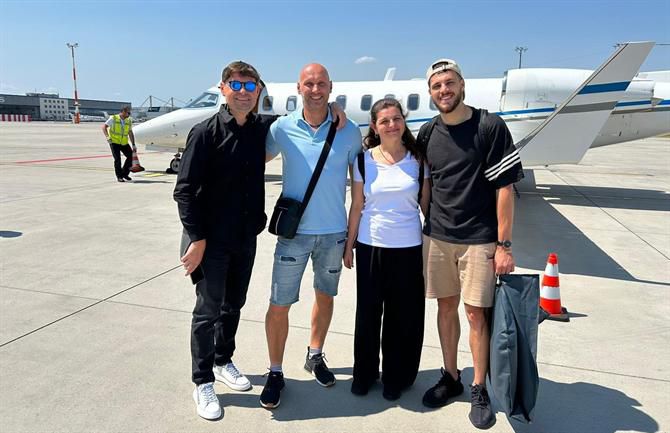 Jurásek feliz antes de embarcar para Portugal: a caminho de Tires!