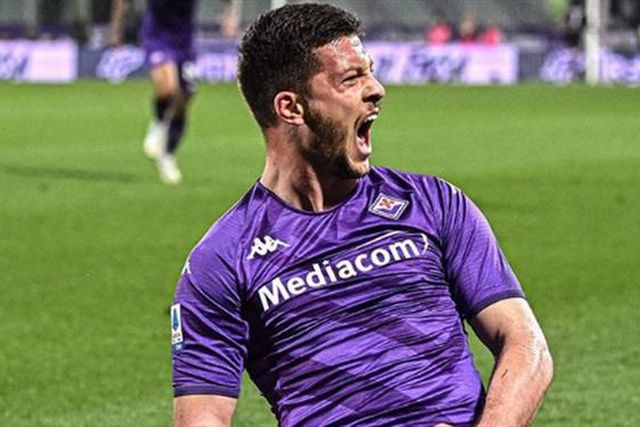 Jovic marca na vitória da Fiorentina frente ao Milan