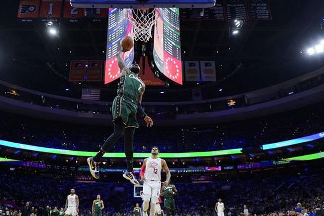 Líderes vencem e Spurs sofrem 16.ª derrota seguida