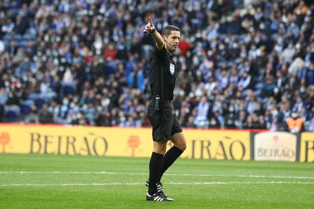 Conhecido o árbitro do FC Porto-Estoril (e de mais quatro jogos)