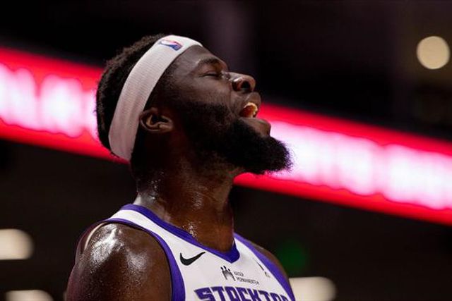 Neemias continua em modo All Star