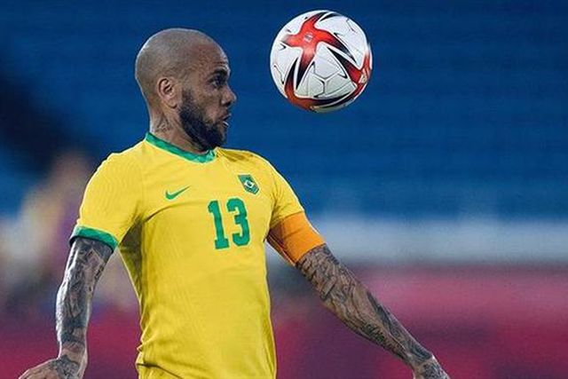 Vídeovigilância contradiz versão de Dani Alves