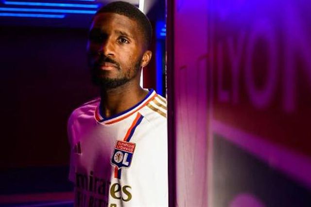 Oficial: angolano Clinton Mata chega do Club Brugge