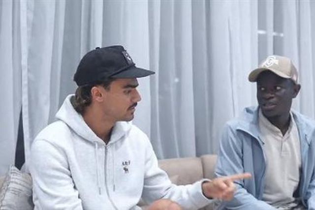 As chegadas de Benzema, Jota e Kanté a Jeddah (vídeo)