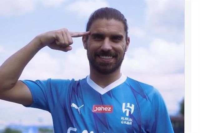 Oficial: Rúben Neves no Al Hilal; adeus em lágrimas ao Wolverhampton (vídeo)