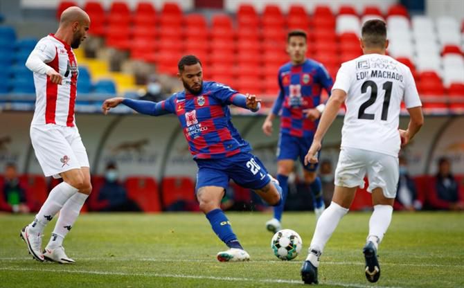 Oficial: Juninho sai para o Qarabag