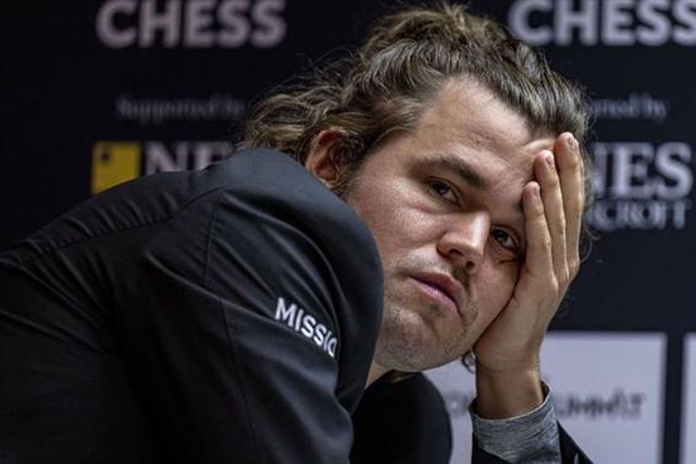 Lenda do xadrez a salvo de pagar €91,4 M a rival que acusou de «batota»