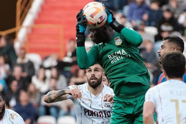 Oficial: Serranos contratam guarda-redes que já foi campeão pelo... FC Porto