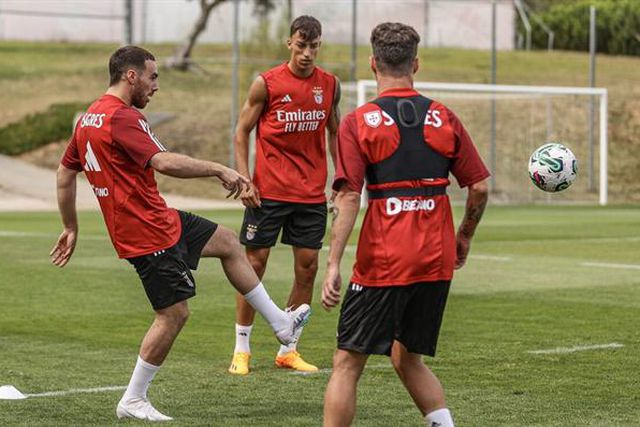 «Pressão por ser o jogador mais caro da história? Sim, mas estou habituado a isso»